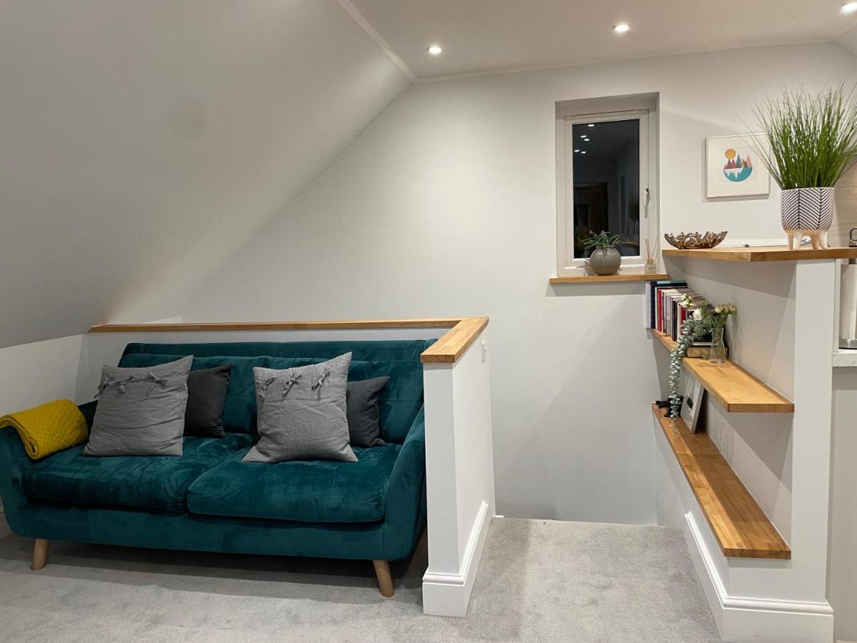 Unique Luxury Detached Apartment In Windsor That Sleeps 4 Exterior photo